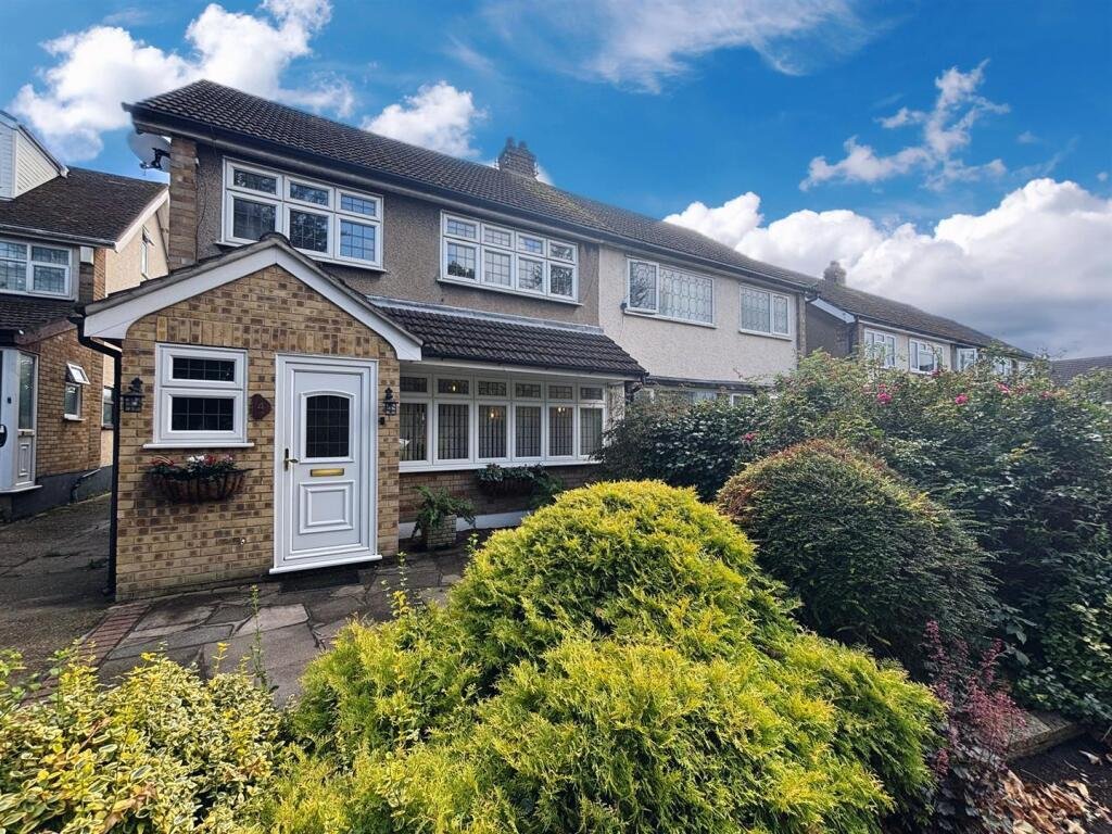 Roofers in Hornchurch
