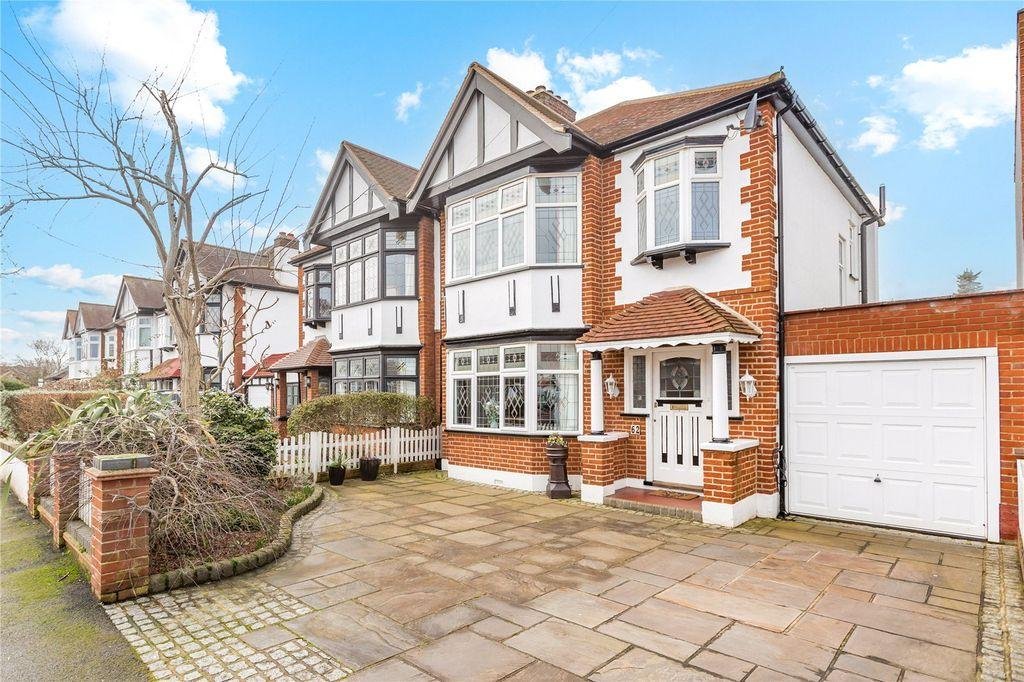 Roofers in Upminster